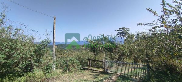 Chácara com vista para as montanhas