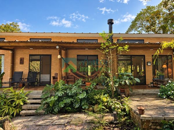Casa exclusiva em condomínio fechado à venda em MORRETES - PR