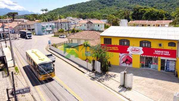 Salão Comercial com Loja e Residência e estacionamento 457m² em MorretesPR