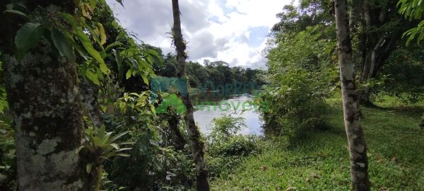 Seu Paraíso Particular às Margens do Rio Nhundiaquara!