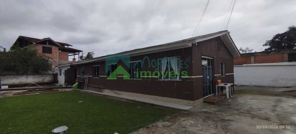 ? CASA COM CHALÉ INDEPENDENTE À VENDA EM MORRETES  PR
