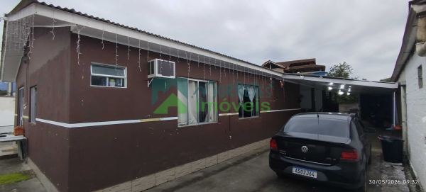 ? CASA COM CHALÉ INDEPENDENTE À VENDA EM MORRETES  PR