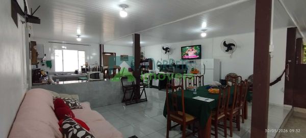 ? CASA COM CHALÉ INDEPENDENTE À VENDA EM MORRETES  PR