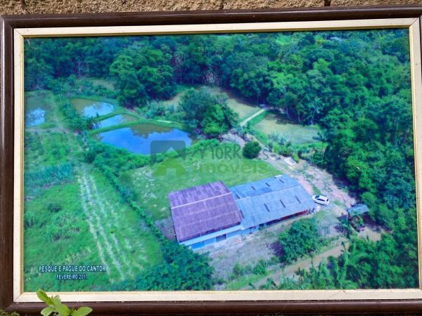 Chácara com Matricula no Sambaqui com 23.000m² casa e 4 tanque...