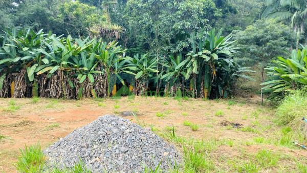 Terreno para chácara com ótima vista para as montanhas agua de...