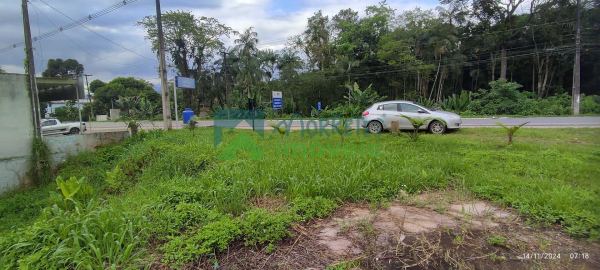 Oportunidade Única: Terreno Comercial Estratégico em Morretes!