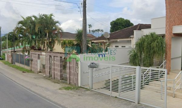 Casa Sobrado com 4 quartos sendo 2 suítes, residência ou comér...
