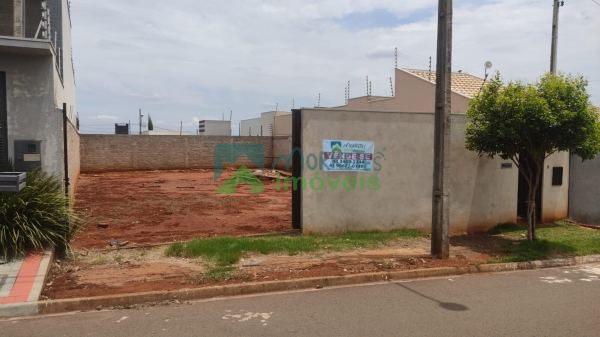 Terreno em Arapongas Loteamento 90% construído com 252m² Murad...
