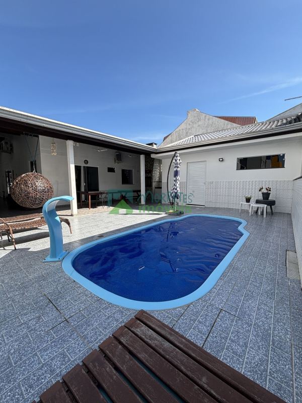 Casa de Praia à Venda no Balneário Costa Azul  Matinhos/PR