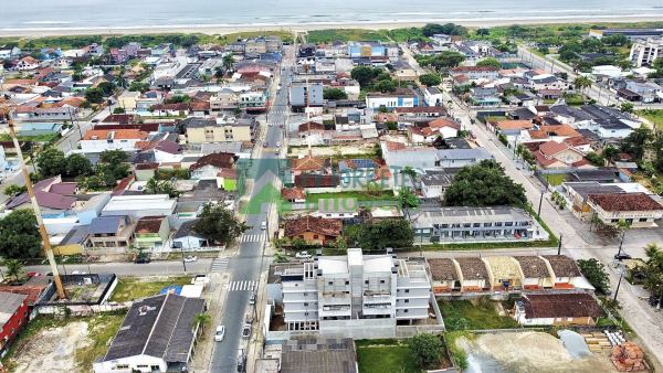 Apartamentos de 2 e 3 Dormitórios  Duplex e Padrão na Praia d...