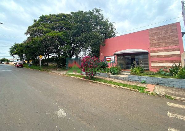 Salão Comercial com 410 metros em terreno de  936,54m²  para B...