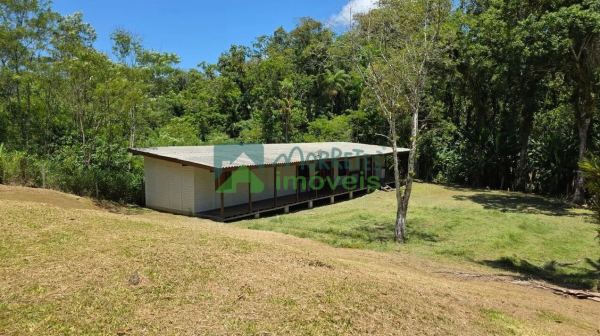 Linda Chácara rural localizada no Anhaia Morretes/PR, a ape...
