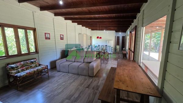 Linda Chácara rural localizada no Anhaia Morretes/PR, a ape...
